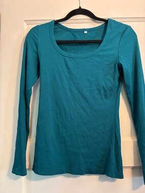 Long Sleeve Scoop Neck Women's Top - Teal